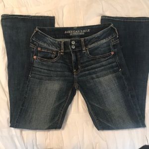 American Eagle women’s jeans. Size 6 short.